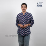 Women-navy-blue-floral-printed-tunic-top-with-band-collar-and-three-quarter-sleeves