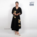 Women-black-printed-kurta-co-ord-set-with-v-neck-and-straight-pants
