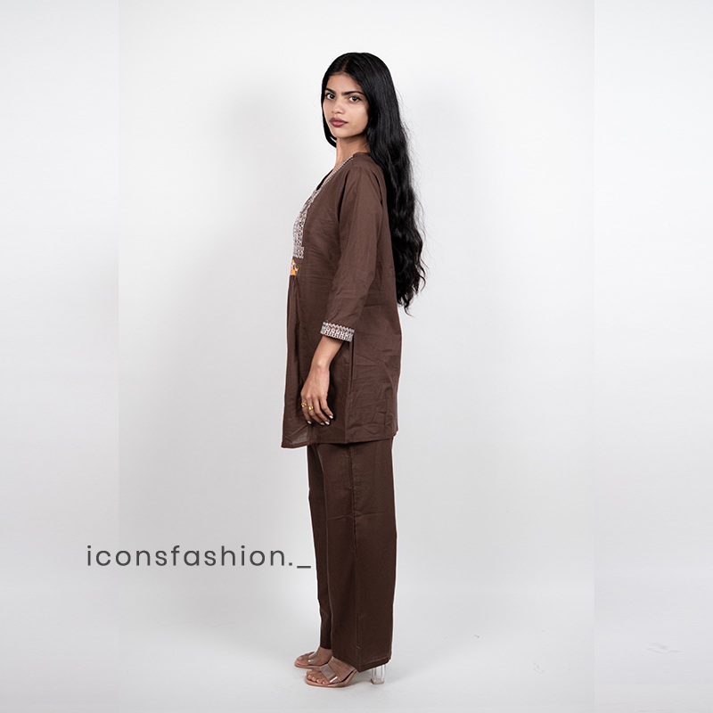 Women’s-brown-embroidered-kurta-pant-co-ord-set-with-V-neck-and-three-quarter-sleeves