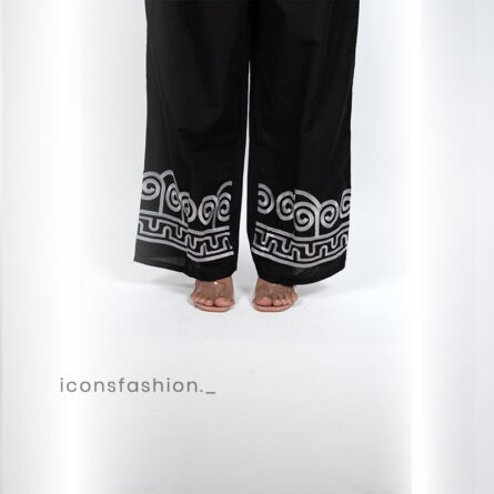 Women’s-black-printed-co-ord-set-with-cropped-collared-shirt-and-wide-leg-pants